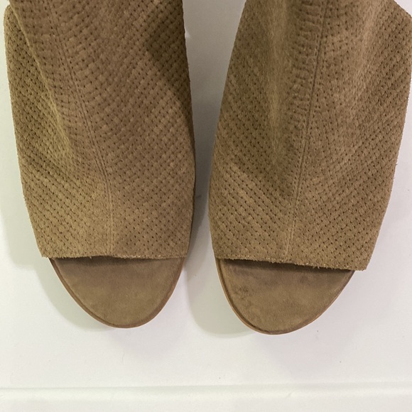 Franco Sarto Helix sling back chunky heel peep toe sandal perforated sides sz 8 - Picture 4 of 9